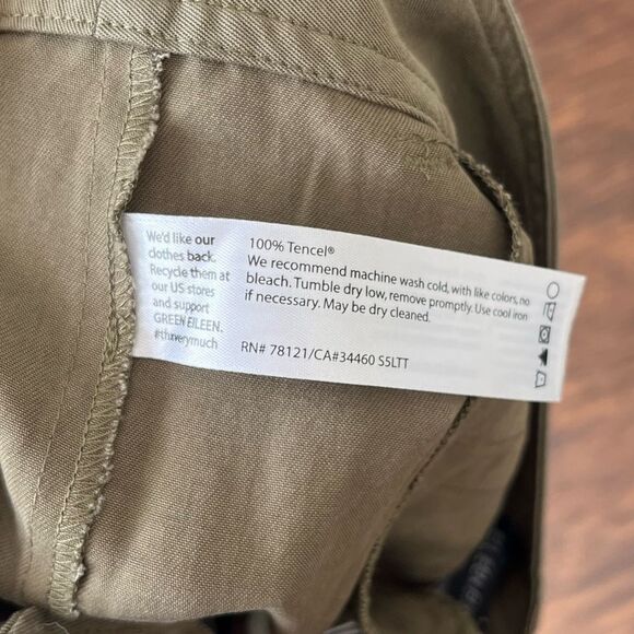 Eileen Fisher Tapered Tencel Casual Summer Shorts Olive Size Large NEW - Picture 8 of 8